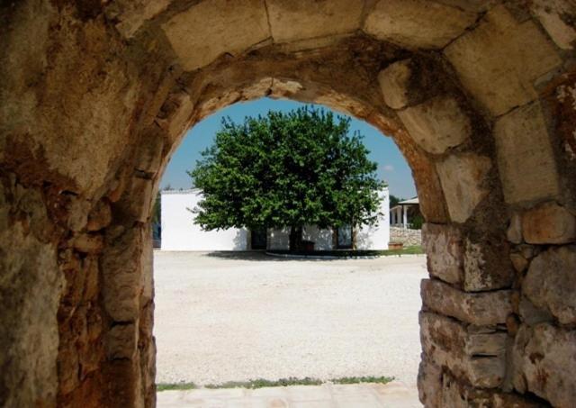 Masseria Quis Ut Deus Crispiano Екстериор снимка