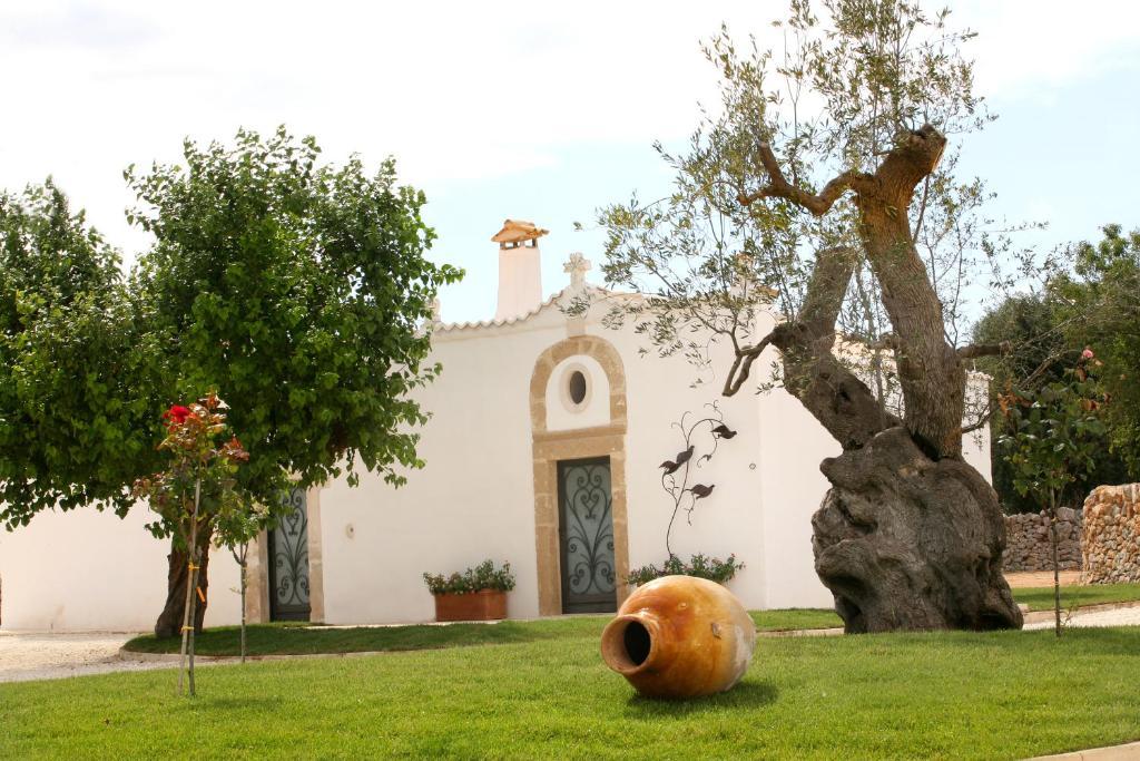 Masseria Quis Ut Deus Crispiano Екстериор снимка